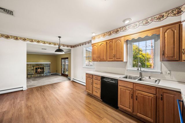416 LAURELWOOD DR, Douglassville, PA 19518