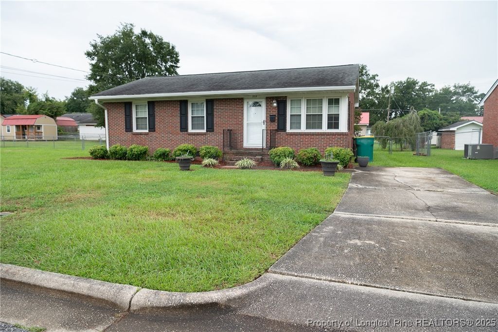 1112 E 10th Street, Lumberton, NC 28358