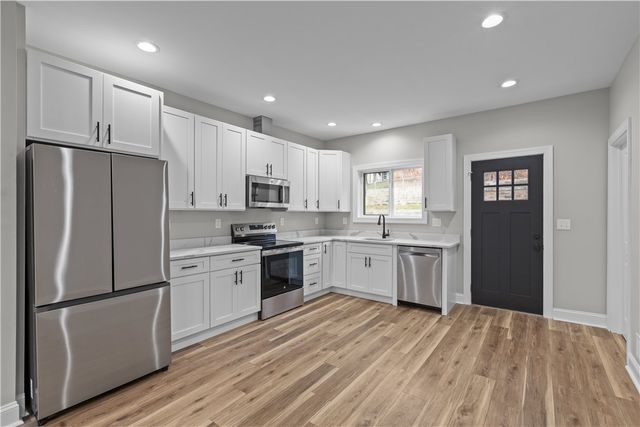 817 Eldora Pl, Beltzhoover, PA 15210