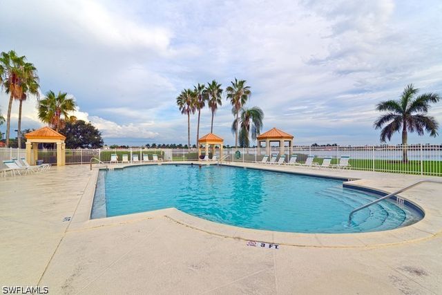 7778 Emerald CIR 204, Naples, FL 34109