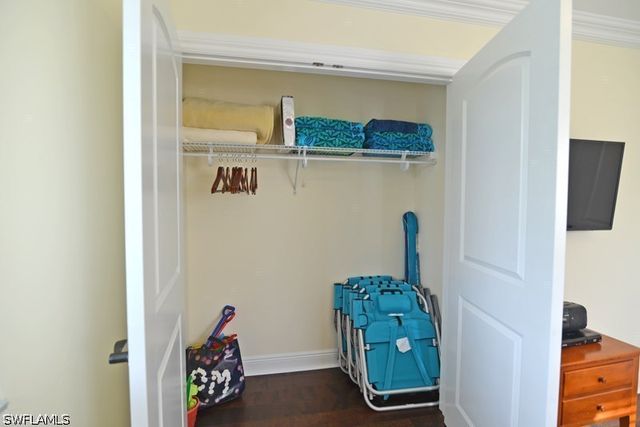 7778 Emerald CIR 204, Naples, FL 34109