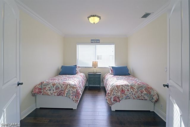 7778 Emerald CIR 204, Naples, FL 34109