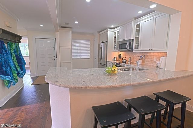 7778 Emerald CIR 204, Naples, FL 34109