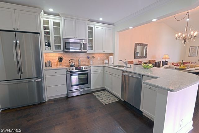 7778 Emerald CIR 204, Naples, FL 34109