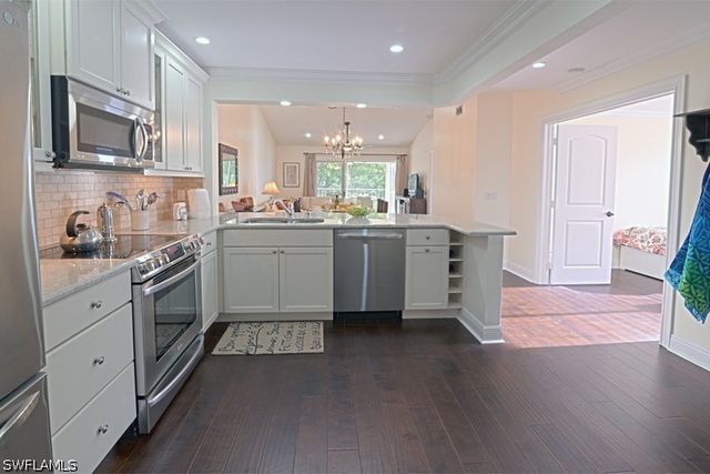 7778 Emerald CIR 204, Naples, FL 34109