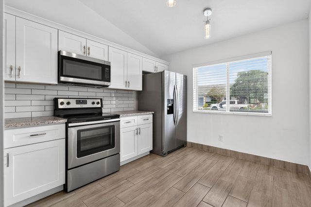 140 S Moccasin Trl Trail S, Jupiter, FL 33458