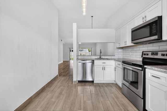 140 S Moccasin Trl Trail S, Jupiter, FL 33458