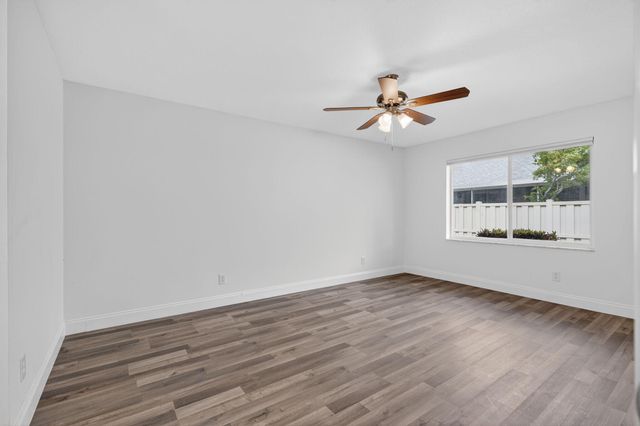 140 S Moccasin Trl Trail S, Jupiter, FL 33458