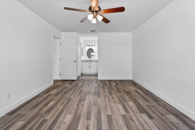 140 S Moccasin Trl Trail S, Jupiter, FL 33458