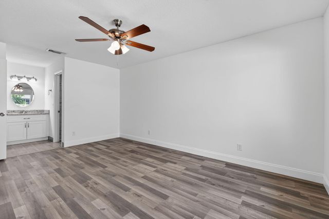 140 S Moccasin Trl Trail S, Jupiter, FL 33458
