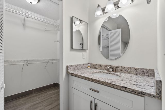 140 S Moccasin Trl Trail S, Jupiter, FL 33458