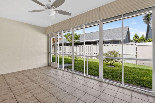 140 S Moccasin Trl Trail S, Jupiter, FL 33458