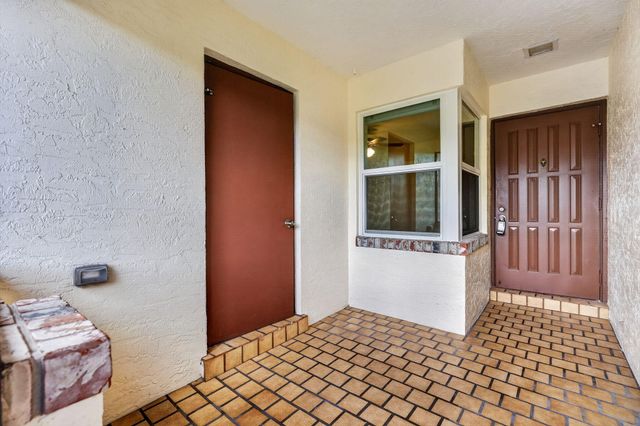 140 S Moccasin Trl Trail S, Jupiter, FL 33458