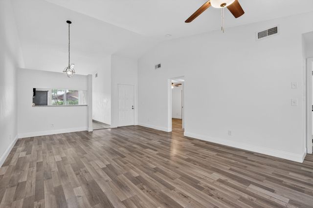 140 S Moccasin Trl Trail S, Jupiter, FL 33458