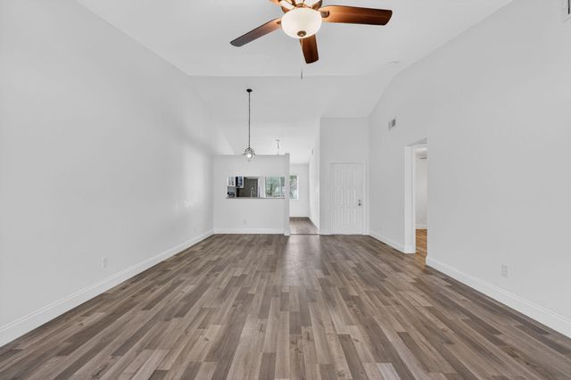 140 S Moccasin Trl Trail S, Jupiter, FL 33458