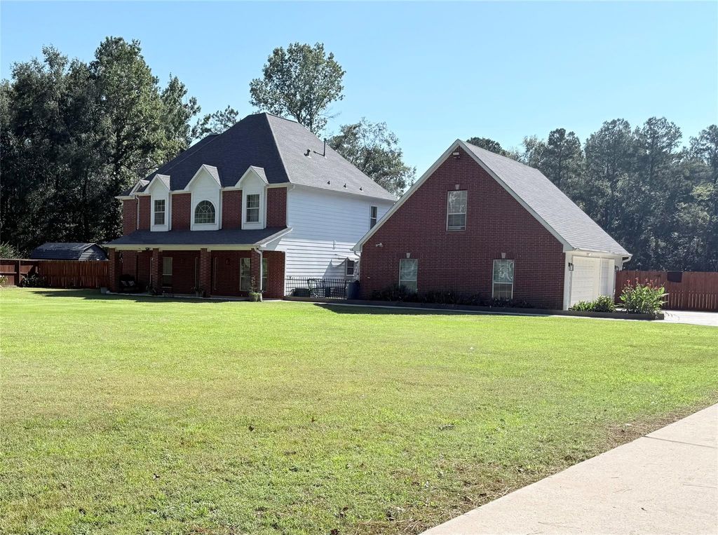 29602 Commons Forest Drive, Huffman, TX 77336