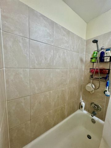 7166 N Fruit Avenue # 160, Fresno, CA 93711