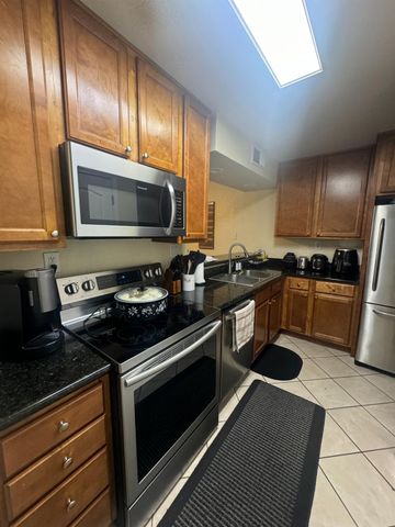 7166 N Fruit Avenue # 160, Fresno, CA 93711