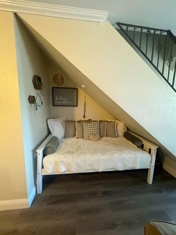 7166 N Fruit Avenue # 160, Fresno, CA 93711