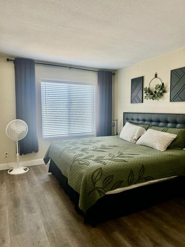 7166 N Fruit Avenue # 160, Fresno, CA 93711