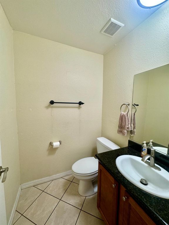 Image 13 of property listing at 7166 N Fruit Avenue # 160, Fresno, CA 93711