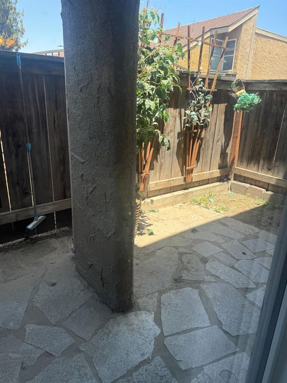 Image 15 of property listing at 7166 N Fruit Avenue # 160, Fresno, CA 93711