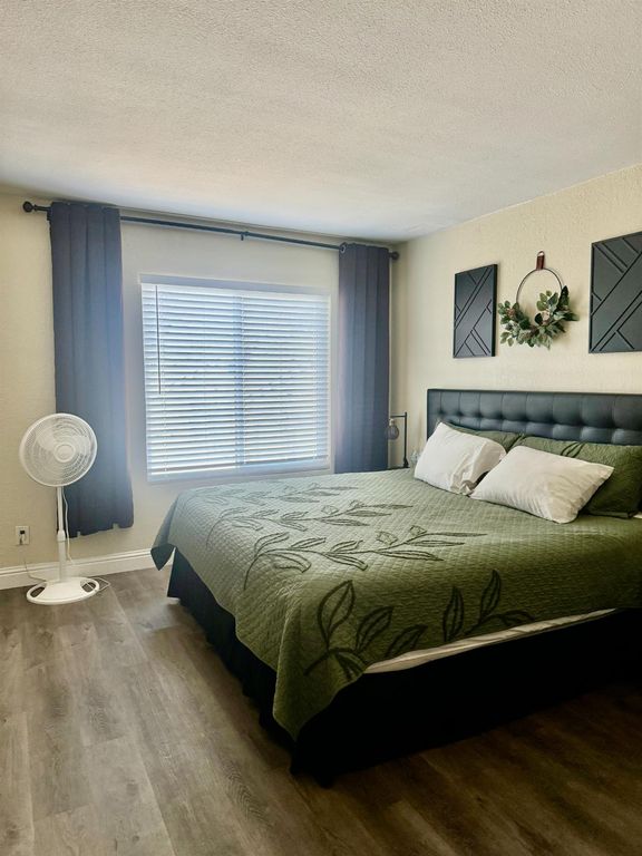 Image 8 of property listing at 7166 N Fruit Avenue # 160, Fresno, CA 93711