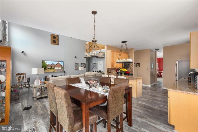 324 HOGAN DR, Martinsburg, WV 25405