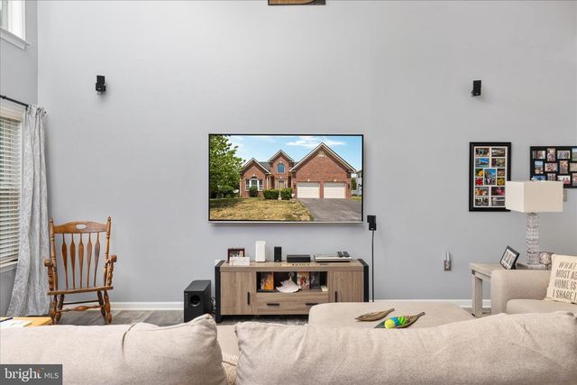324 HOGAN DR, Martinsburg, WV 25405