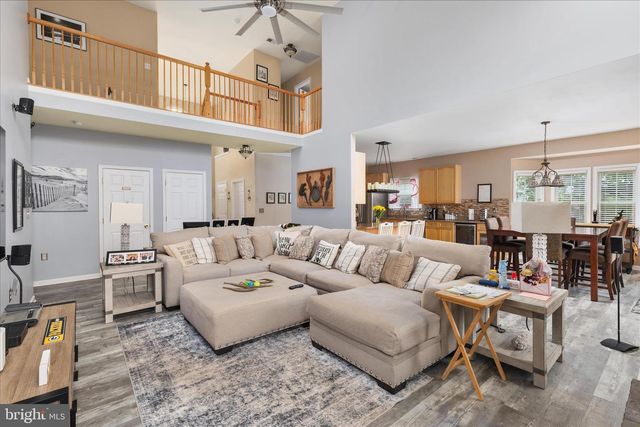 324 HOGAN DR, Martinsburg, WV 25405
