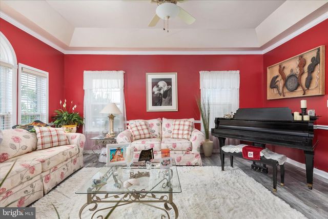 324 HOGAN DR, Martinsburg, WV 25405