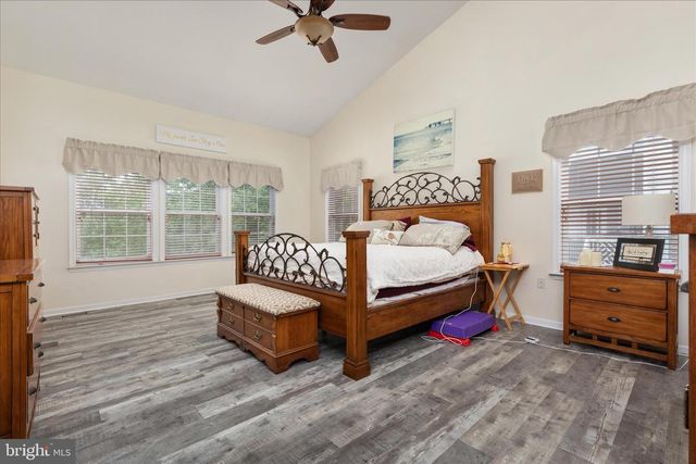 324 HOGAN DR, Martinsburg, WV 25405