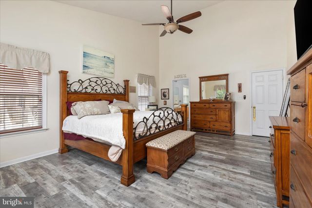 324 HOGAN DR, Martinsburg, WV 25405
