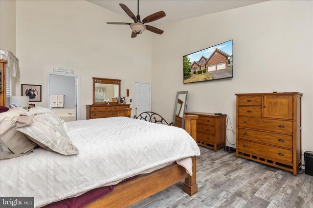 324 HOGAN DR, Martinsburg, WV 25405