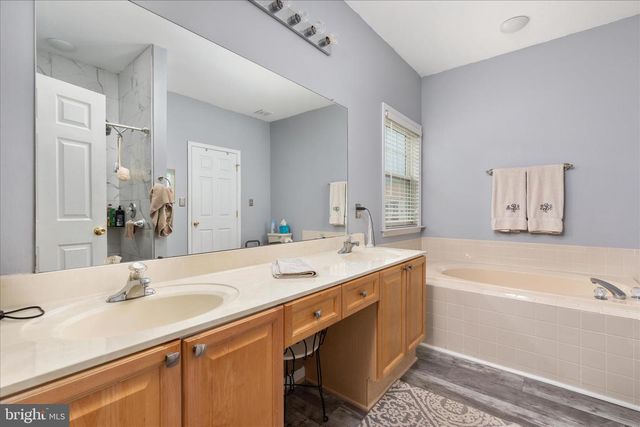 324 HOGAN DR, Martinsburg, WV 25405