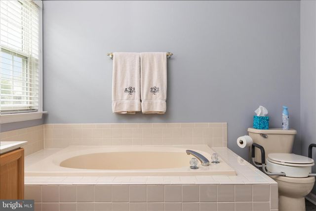 324 HOGAN DR, Martinsburg, WV 25405