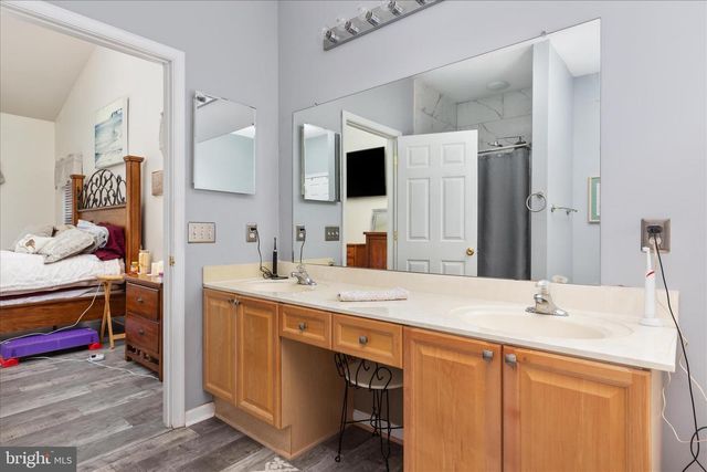 324 HOGAN DR, Martinsburg, WV 25405