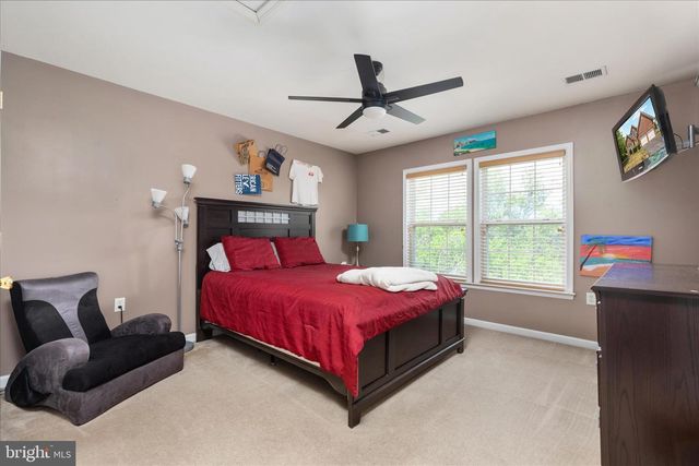 324 HOGAN DR, Martinsburg, WV 25405