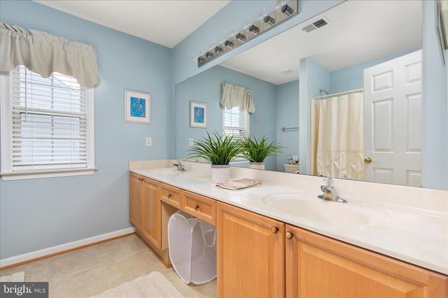 324 HOGAN DR, Martinsburg, WV 25405