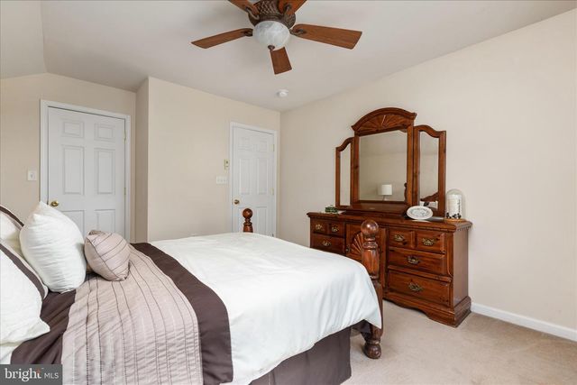 324 HOGAN DR, Martinsburg, WV 25405