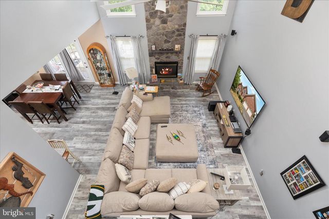324 HOGAN DR, Martinsburg, WV 25405