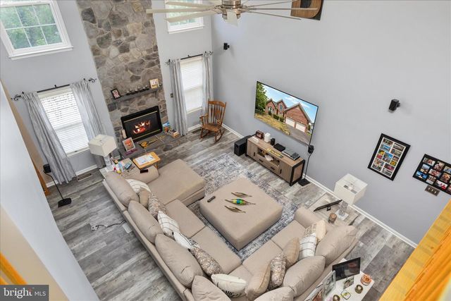 324 HOGAN DR, Martinsburg, WV 25405