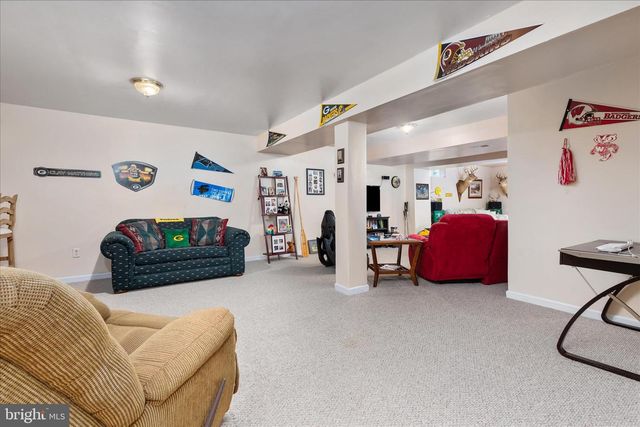 324 HOGAN DR, Martinsburg, WV 25405