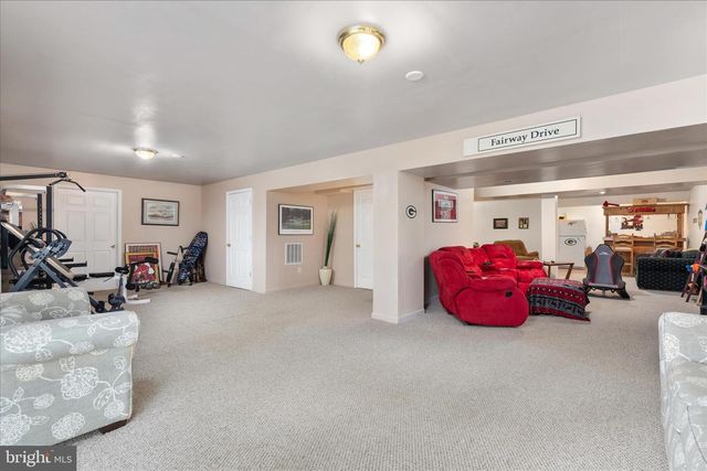 324 HOGAN DR, Martinsburg, WV 25405