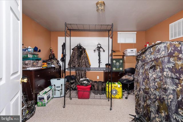 324 HOGAN DR, Martinsburg, WV 25405