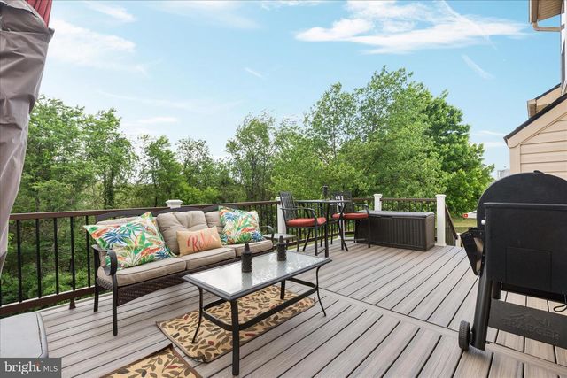 324 HOGAN DR, Martinsburg, WV 25405