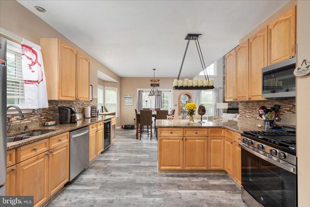 324 HOGAN DR, Martinsburg, WV 25405