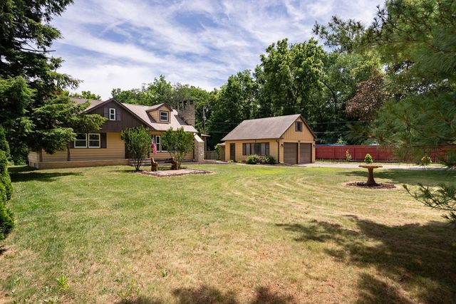 1220 54 Street Court, Moline, IL 61265