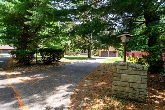 1220 54 Street Court, Moline, IL 61265