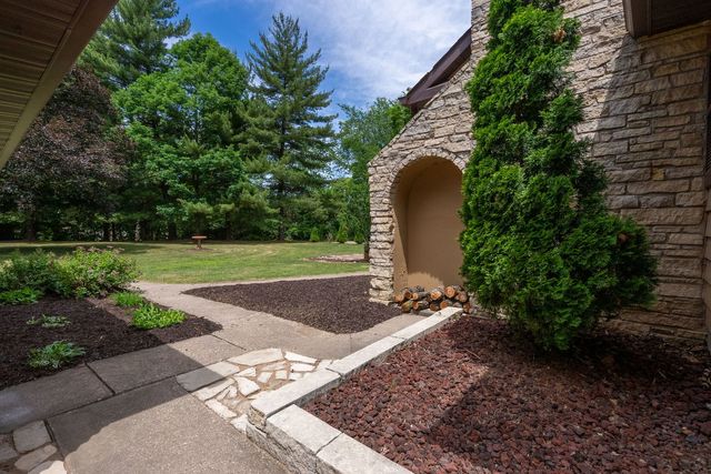 1220 54 Street Court, Moline, IL 61265